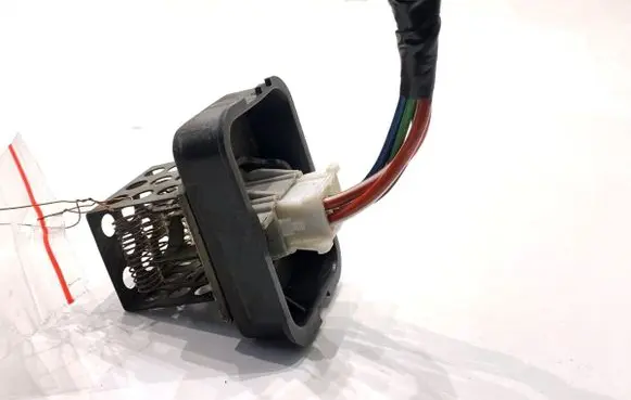 Opel Zafira B Heater blower motor/fan resistor 
