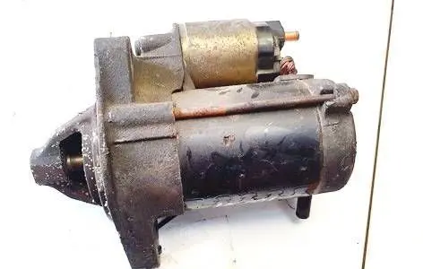 Toyota Yaris Starter motor 2810021062