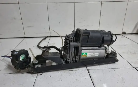 BMW 5 E60 E61 Pneumatic compressor air filter 