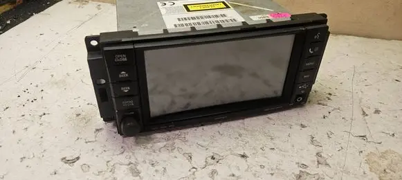 Chrysler 300 - 300C Radio/CD/DVD/GPS head unit P05064403ah 36670 Ntg4