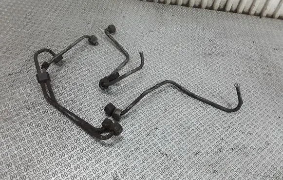 Volvo 850 Fuel injector supply line/pipe 