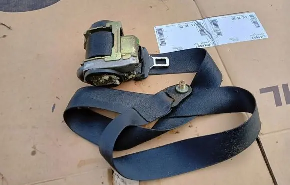 Mercedes-Benz Vito Viano W639 Seat belt trim 601384100