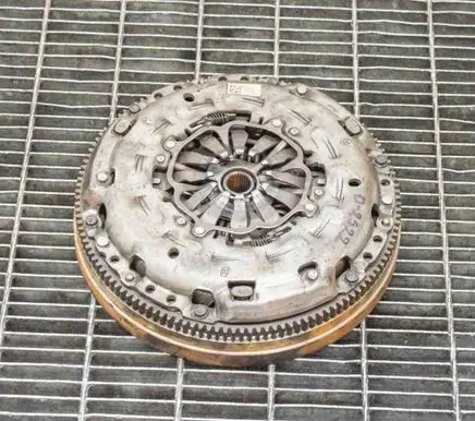 Volkswagen PASSAT B8 Clutch set kit 04L141015D 04L105273