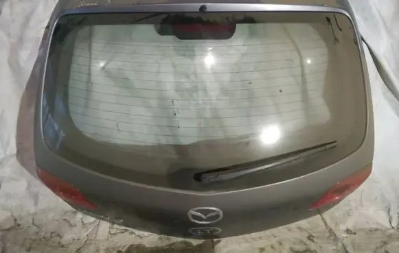 Mazda 3 I Tailgate/trunk/boot lid PILKAS