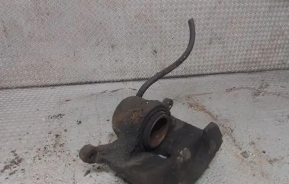 Honda CR-V Front brake caliper