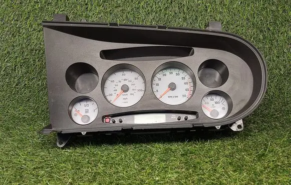 Speedometer (instrument cluster)