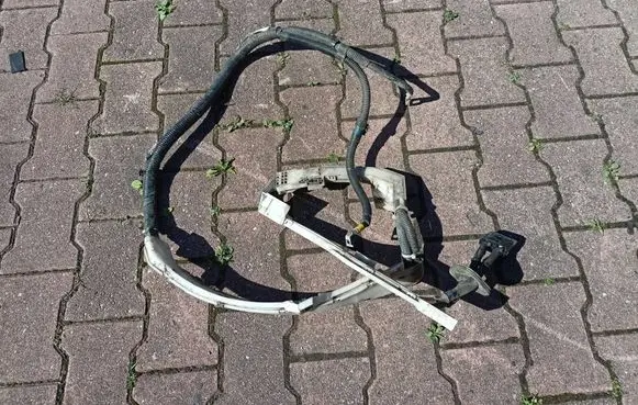 Positive cable (battery)