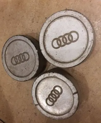 Audi 80 90 B2 Original wheel cap 811601165
