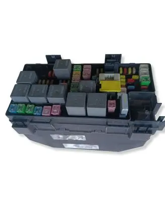 Dodge Journey Fuse module 04692290AC 07312008