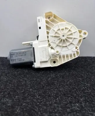 Audi A7 S7 4G Front door window regulator motor 8K0959802B 11420251168 1101919809201