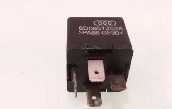 Volkswagen PASSAT B5 Other relay 8D0951253A 373