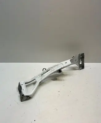 Audi A5 Fender mounting bracket 8W6821131B