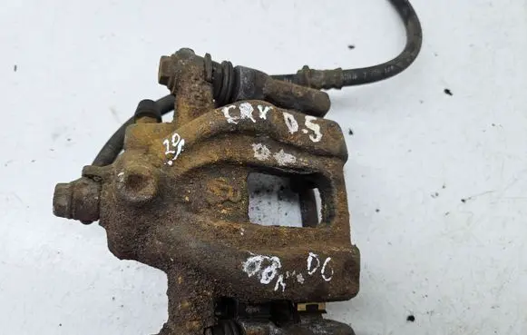 Honda CR-V Rear brake caliper