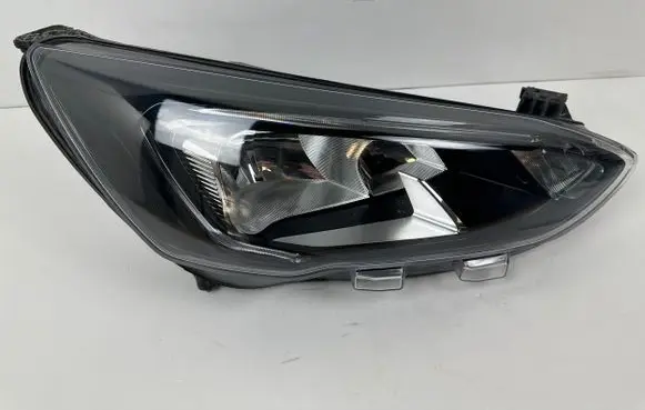 Ford Focus Headlight/headlamp JX7B13W029CE