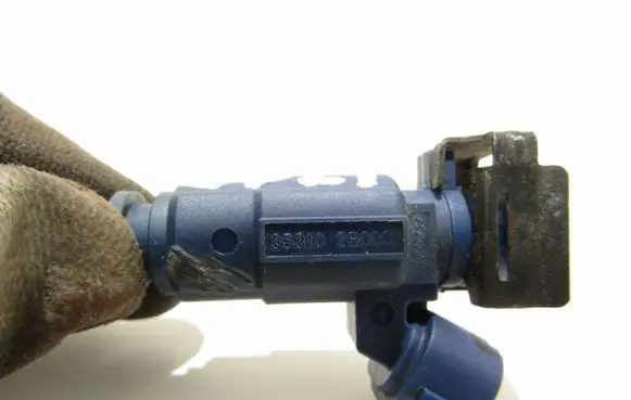 KIA Ceed Fuel injector 353102B000