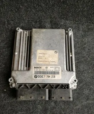 BMW 5 E60 E61 Engine control unit/module 0281011224