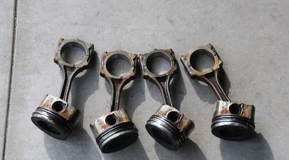 Mazda CX-5 Piston with connecting rod