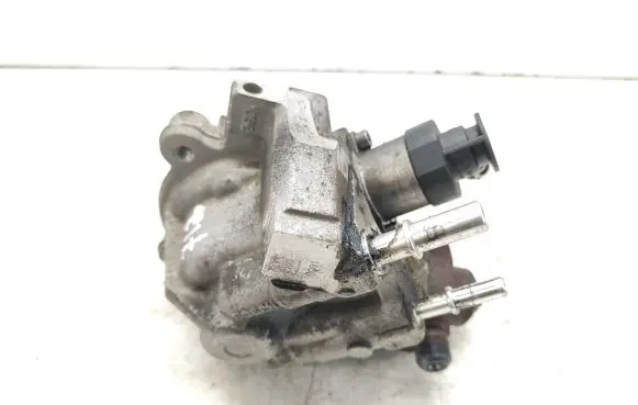 Peugeot 2008 I Fuel injection high pressure pump 0445010739 9811347380 0928400779