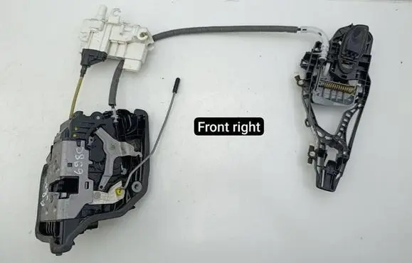 BMW 7 G11 G12 Front door lock 2581894