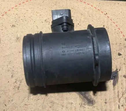 Audi A8 S8 D2 4D Mass air flow meter 077133471G 0280218015 077133471GX