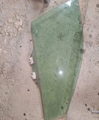 Honda Accord Front door window glass four-door