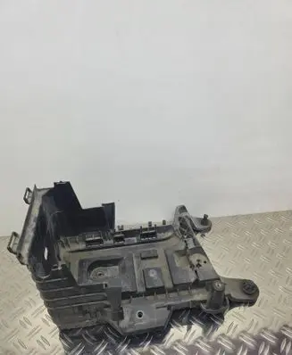 Volkswagen PASSAT B7 Battery tray 1K0915325A