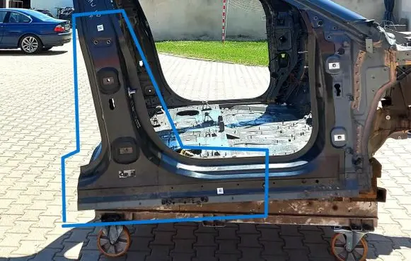 BMW iX Pillar (middle)