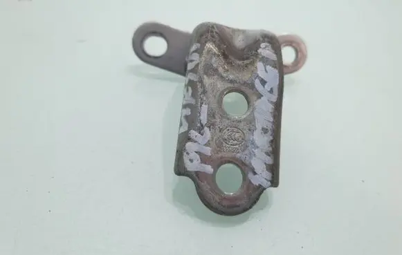 KIA Sportage Front door upper hinge