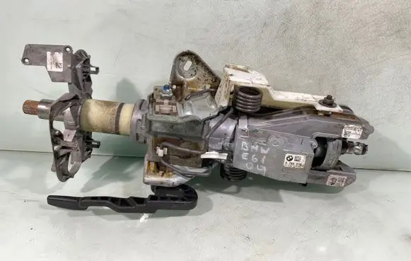 BMW 5 E60 E61 Steering wheel axle 6788816