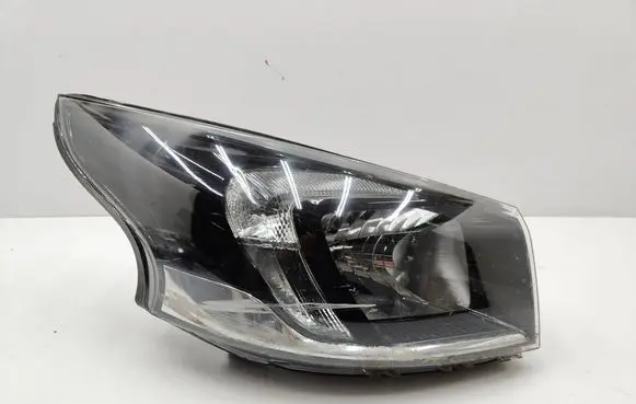 Opel Vivaro Headlight/headlamp 260102107R