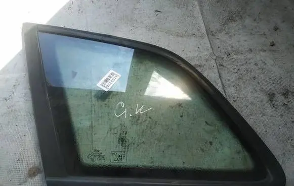 Audi A3 S3 8P Rear side window as2