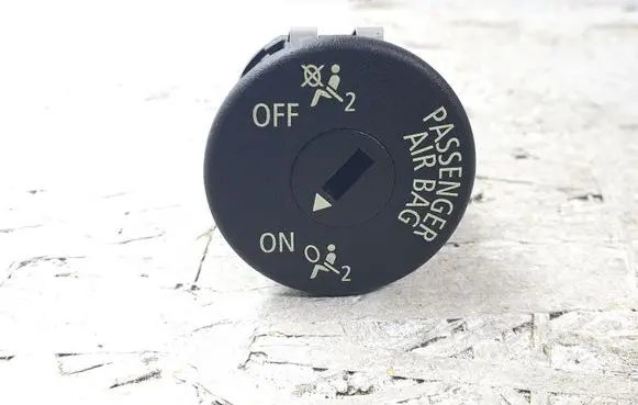 Mini One - Cooper Coupe R56 Passenger airbag on/off switch 6131919688604 9196886