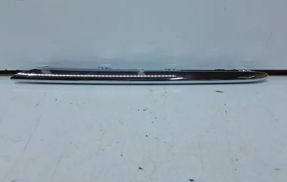 Front bumper splitter molding
