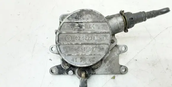 Opel Astra G Vacuum pump 9053139 0252733