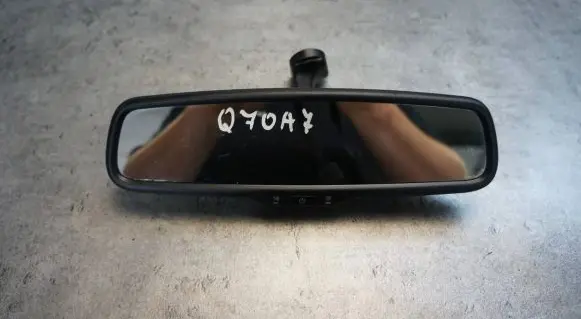 Infiniti Q70 Y51 Rear view mirror (interior)
