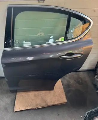 Alfa Romeo Stelvio Rear door 