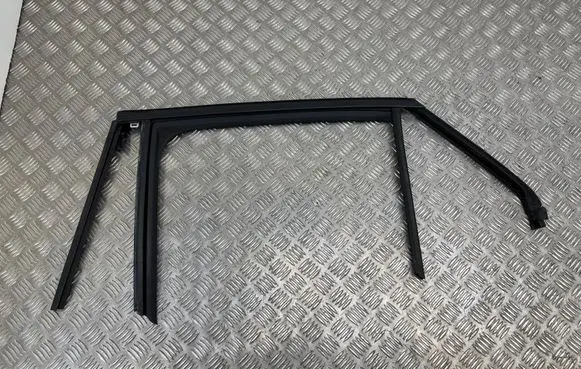 Opel Corsa F Rubber seal rear door window/glass 39173290