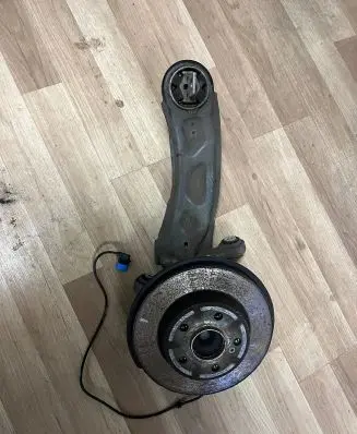 Mercedes-Benz B W246 W242 Rear wheel hub spindle/knuckle 2460406 A2463500506 A2469059402