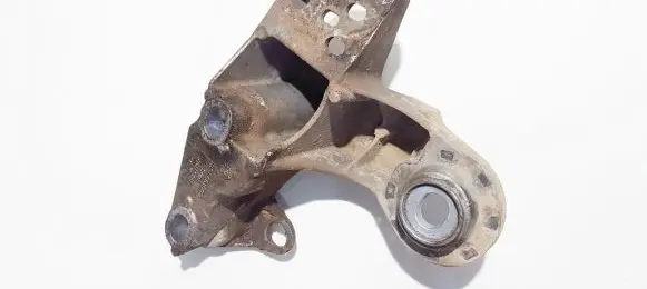 Audi A4 S4 B5 8D Engine mounting bracket 8d0199351h