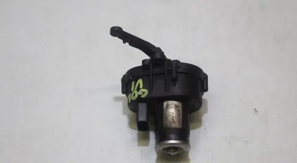 Volkswagen Golf VI Intake manifold valve actuator/motor 03L129066A