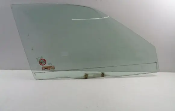Mitsubishi Lancer Front door window glass four-door AKAS677691