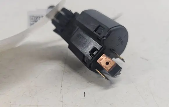 Opel Omega B1 Brake pedal sensor switch 09149765