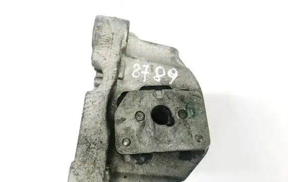 Volvo XC90 Engine mount bracket 326D20