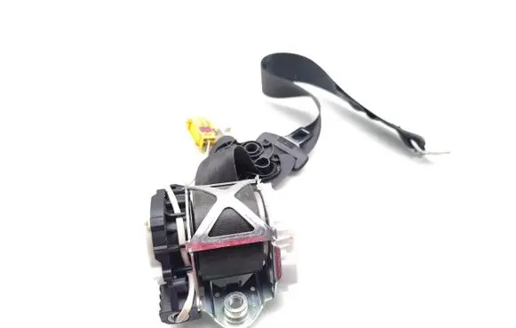 Volkswagen PASSAT B7 Front seatbelt 3C1857705P 34077659