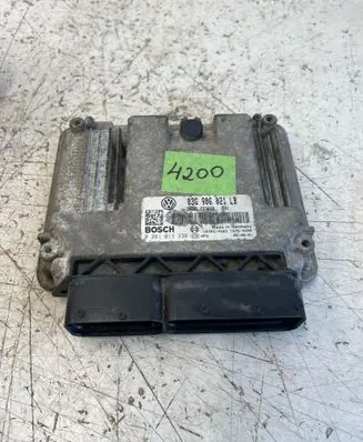 Volkswagen PASSAT B6 Engine control unit/module 03G906021LB 1039S14582