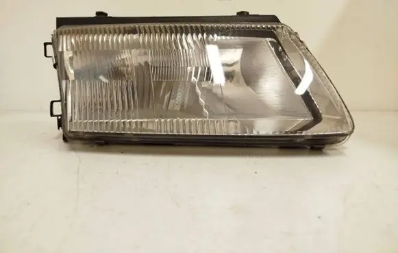 Volkswagen PASSAT B5 Headlight/headlamp E49376
