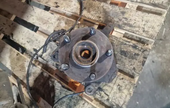 Front wheel hub