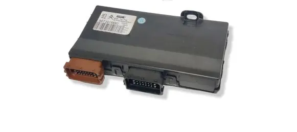 Peugeot RCZ Seat control module 9673918880