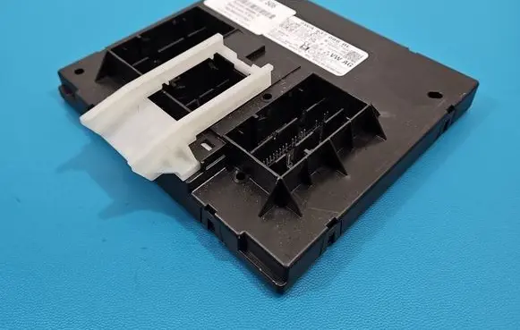 Skoda Octavia Mk4 Central body control module F005V04463 IMPRK1537506
