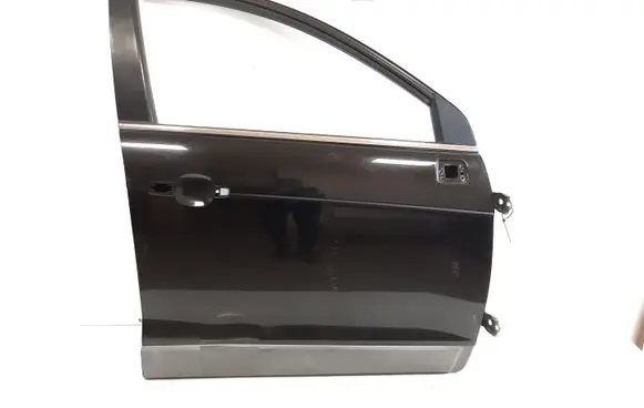 Chevrolet Captiva Front door